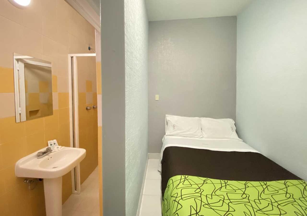 Hotel Gran Via Central Мексико Сити Екстериор снимка